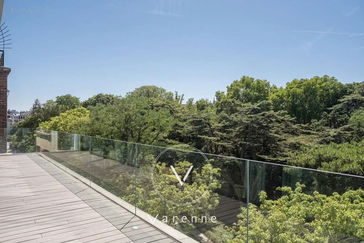 Appartement à PARIS-14E