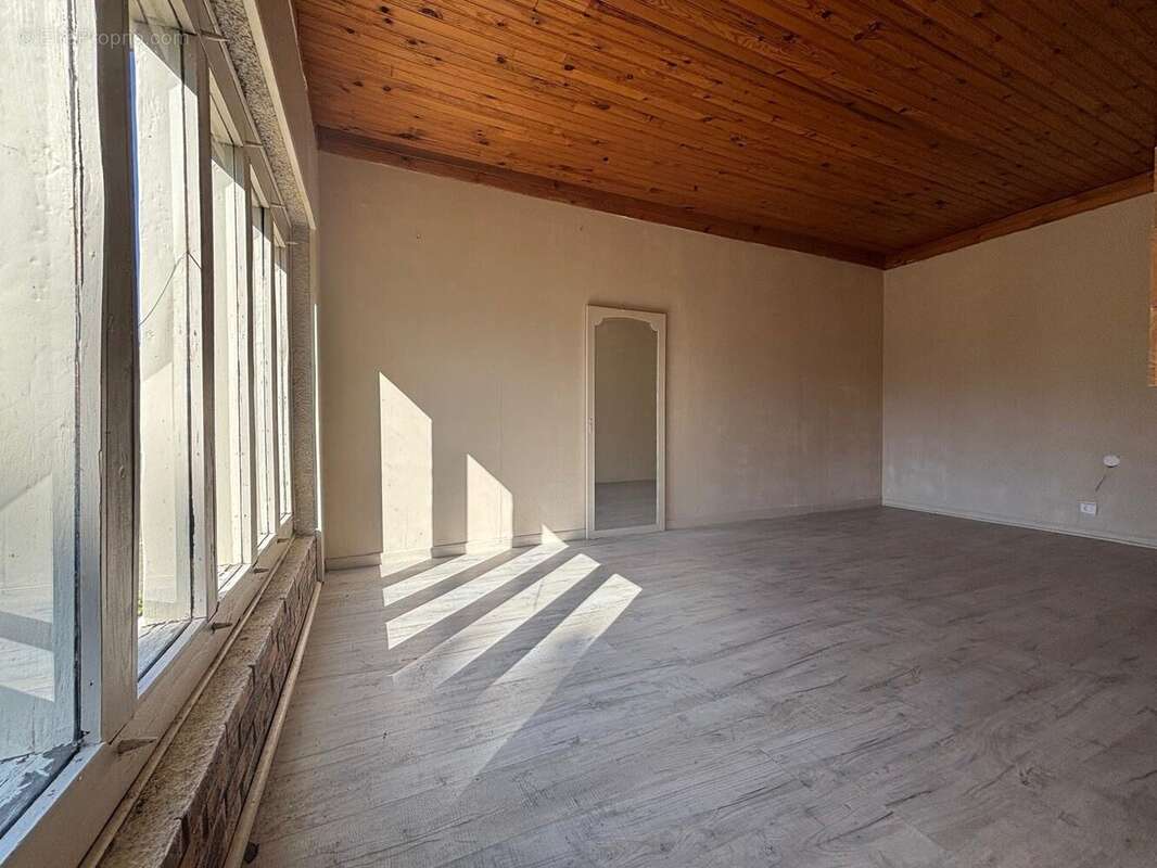 Maison à SAINTRY-SUR-SEINE