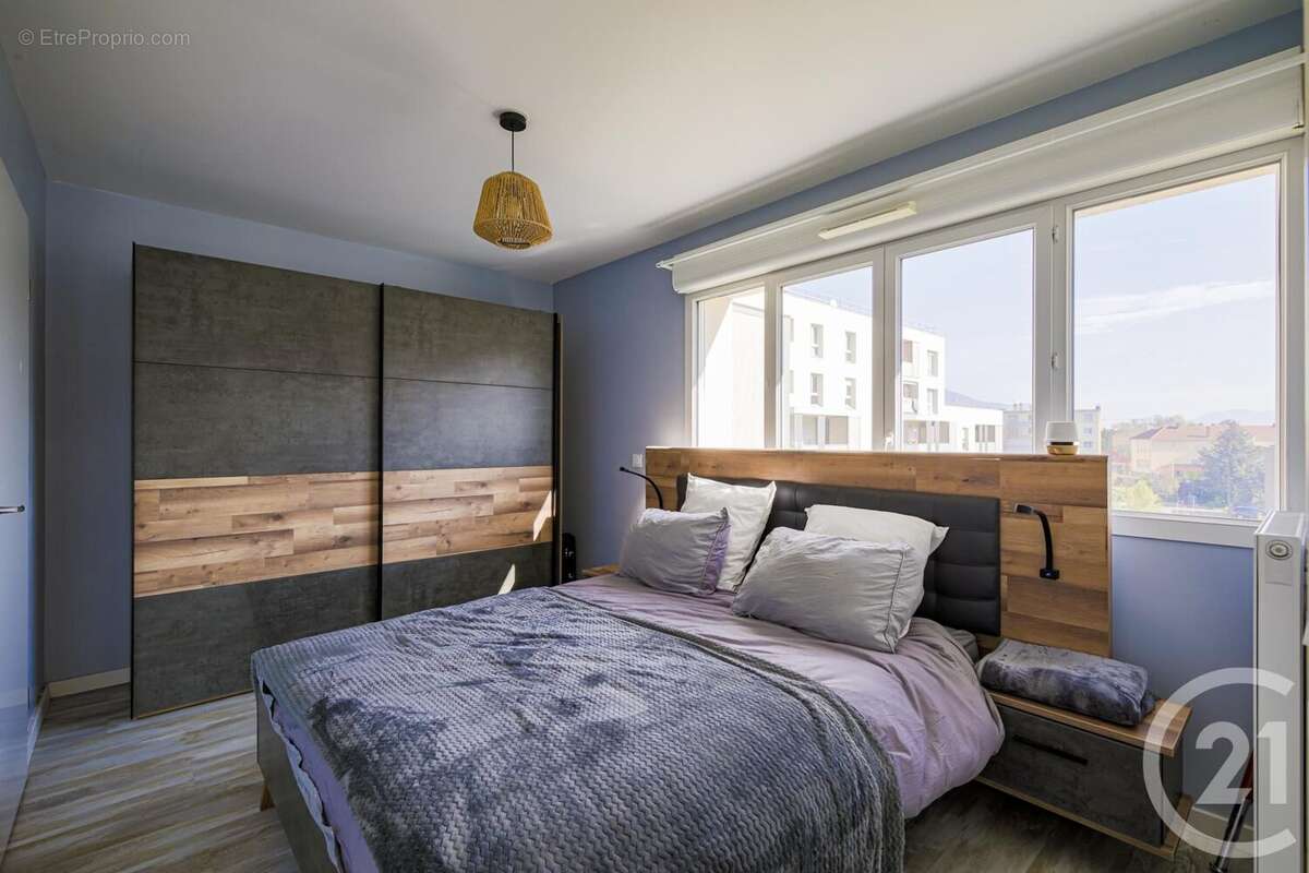 Appartement à SAINT-MARTIN-D&#039;HERES