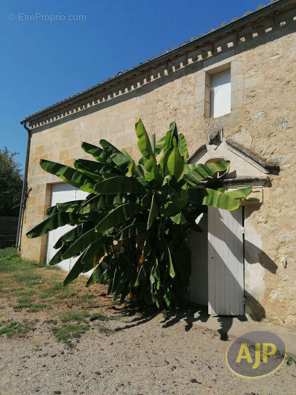 Maison à SAINT-ETIENNE-DE-LISSE