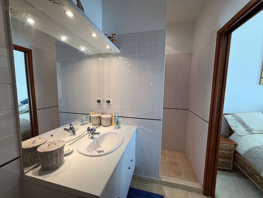 Maison à SAINTE-COLOMBE-DE-VILLENEUVE