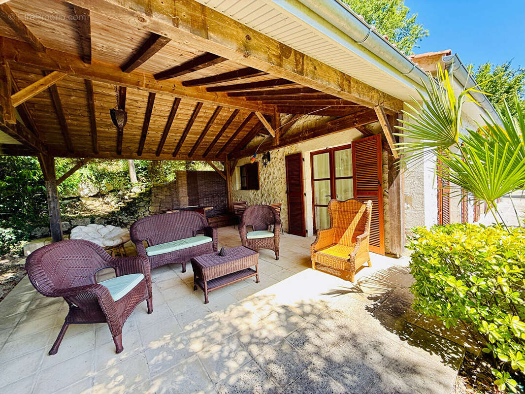 Maison à SAINTE-COLOMBE-DE-VILLENEUVE