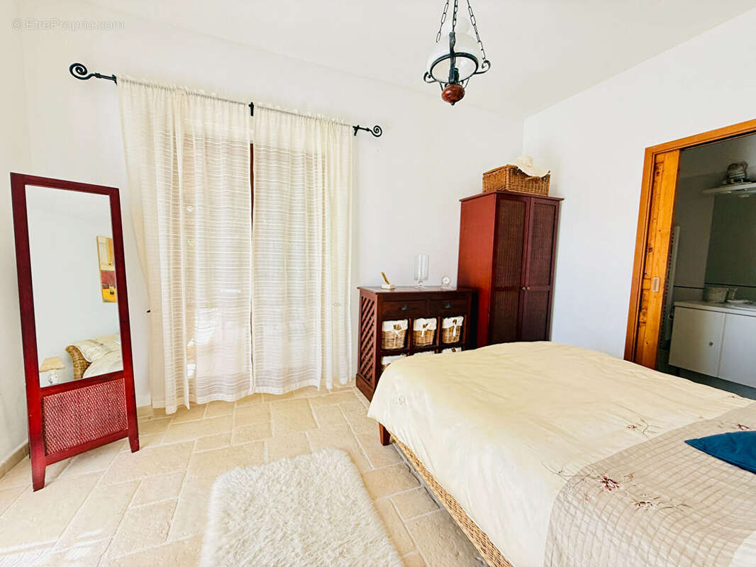 Maison à SAINTE-COLOMBE-DE-VILLENEUVE