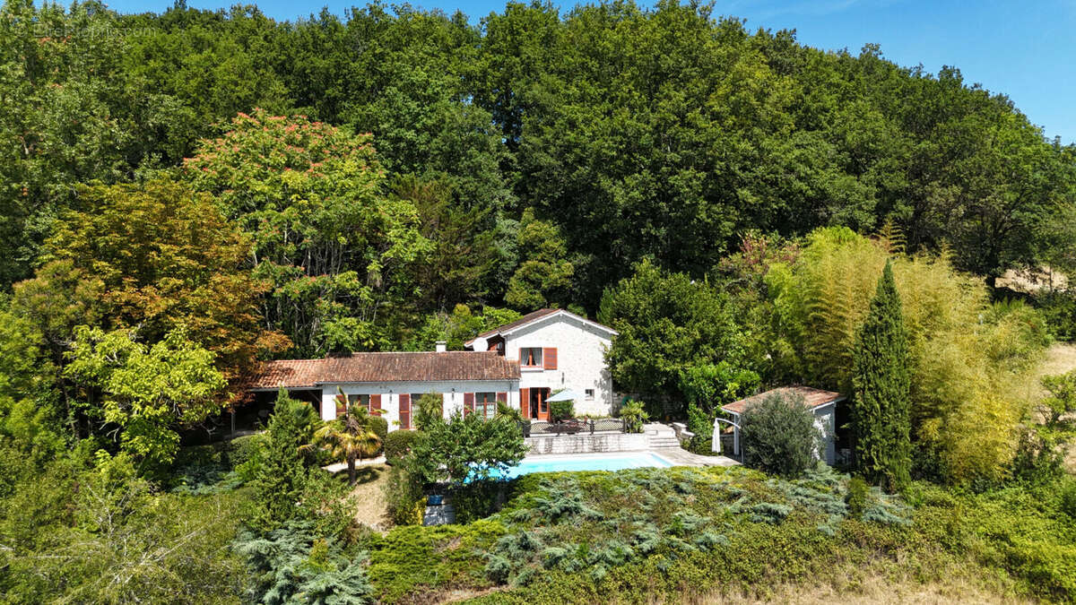 Maison à SAINTE-COLOMBE-DE-VILLENEUVE