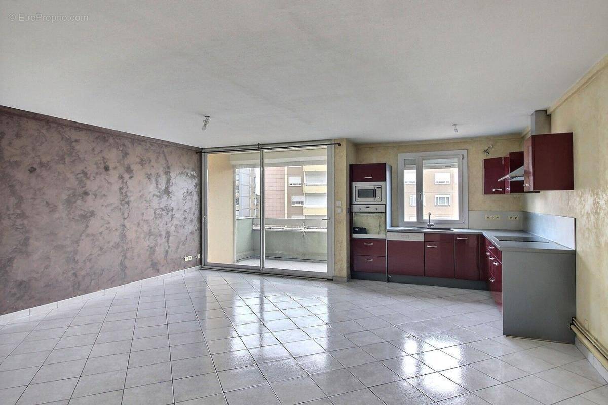 Appartement à BOURGOIN-JALLIEU