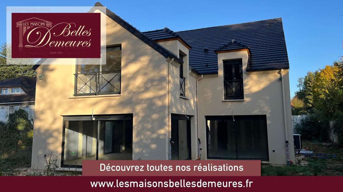 Terrain à SAINTE-GENEVIEVE-DES-BOIS