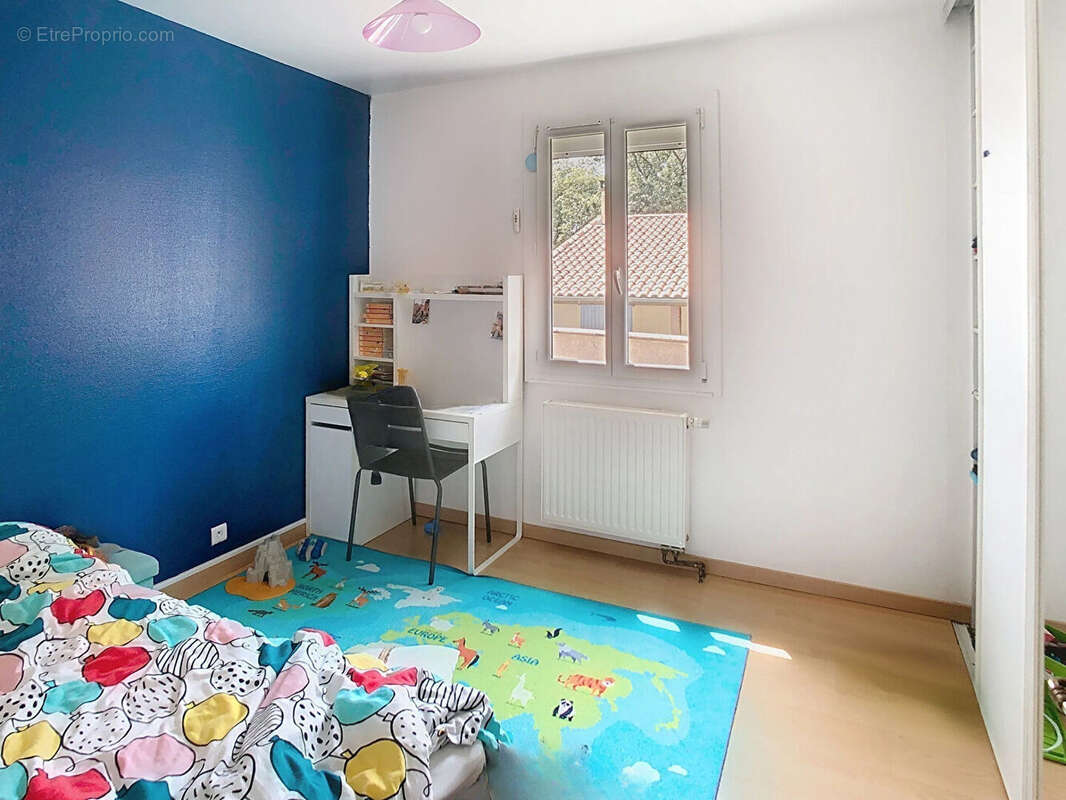 Maison à PINS-JUSTARET