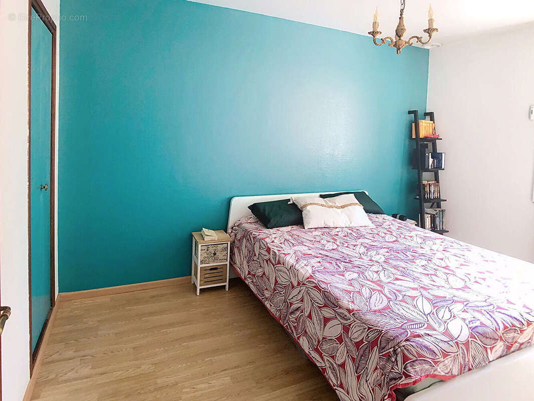 Maison à PINS-JUSTARET