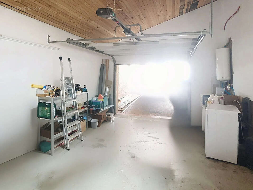 Maison à PINS-JUSTARET