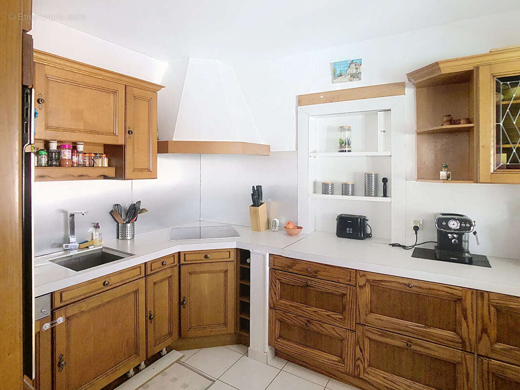 Maison à PINS-JUSTARET