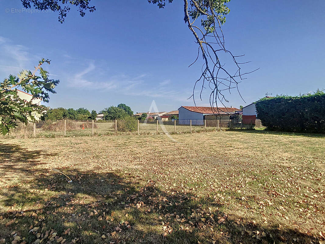 Terrain à LABARTHE-SUR-LEZE