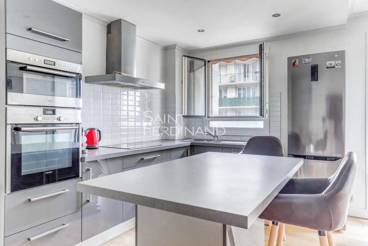 Appartement à NEUILLY-SUR-SEINE