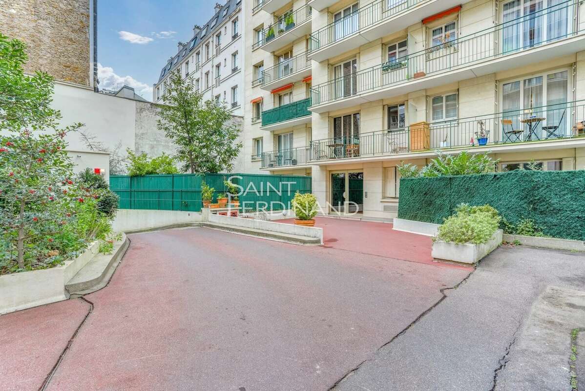 Appartement à NEUILLY-SUR-SEINE