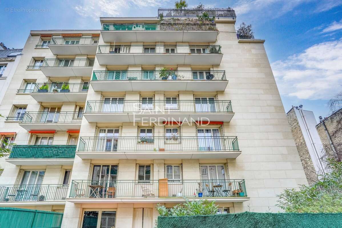 Appartement à NEUILLY-SUR-SEINE