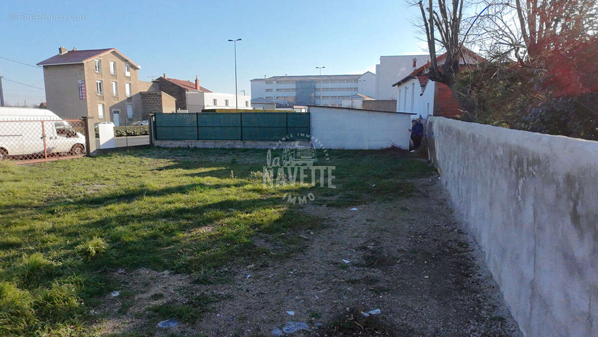Terrain à CLERMONT-FERRAND