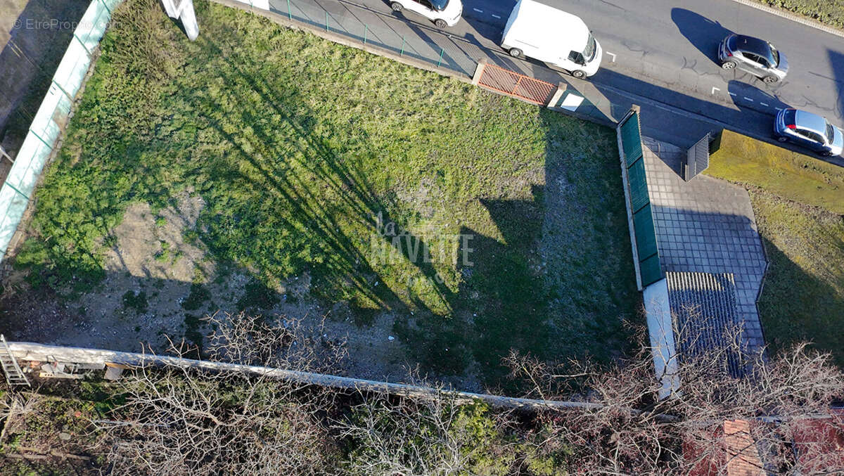 Terrain à CLERMONT-FERRAND