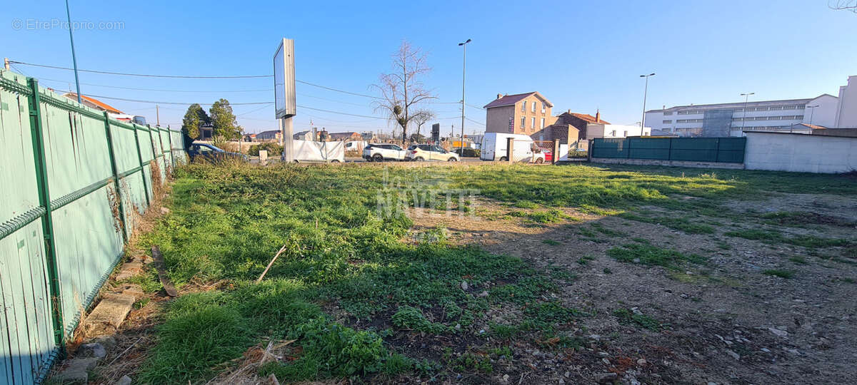 Terrain à CLERMONT-FERRAND