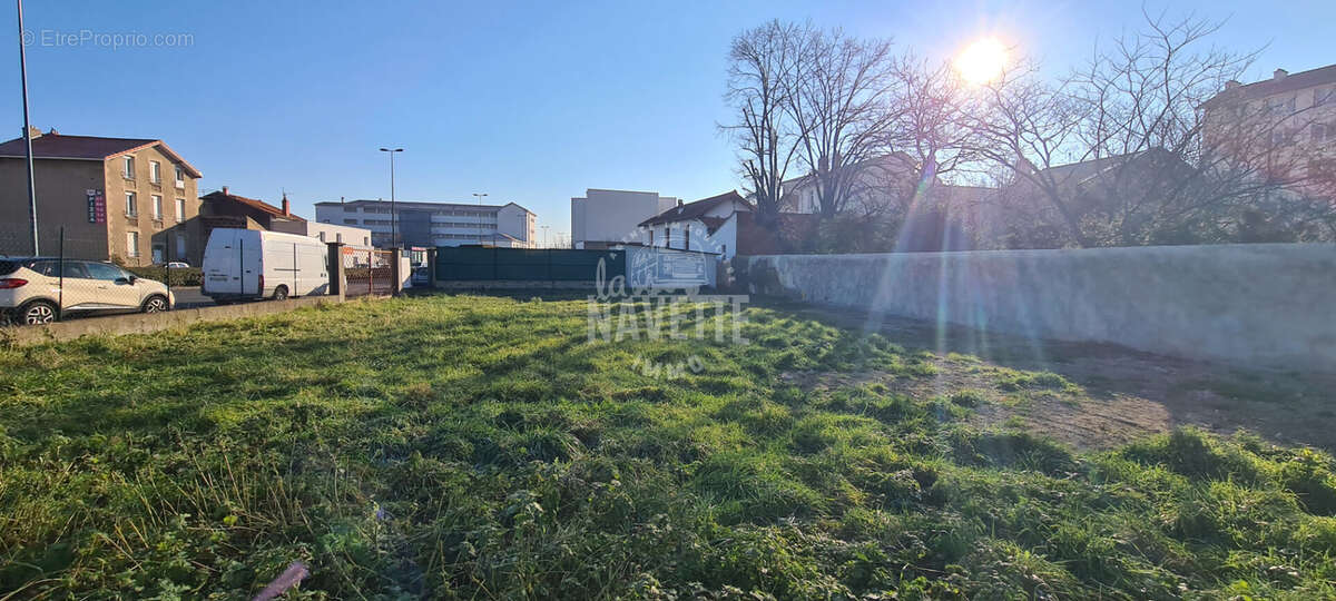 Terrain à CLERMONT-FERRAND