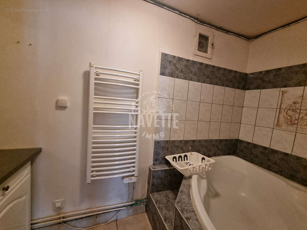 Maison à PERIGNAT-LES-SARLIEVE