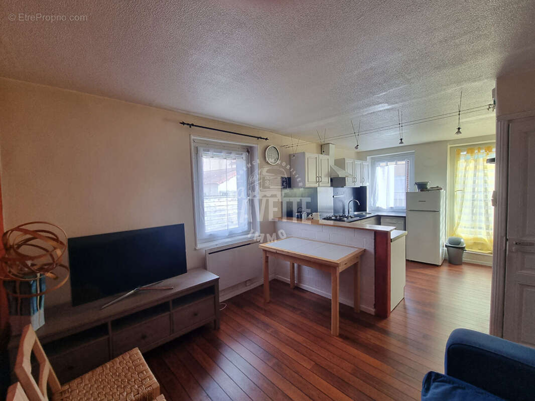 Maison à PERIGNAT-LES-SARLIEVE