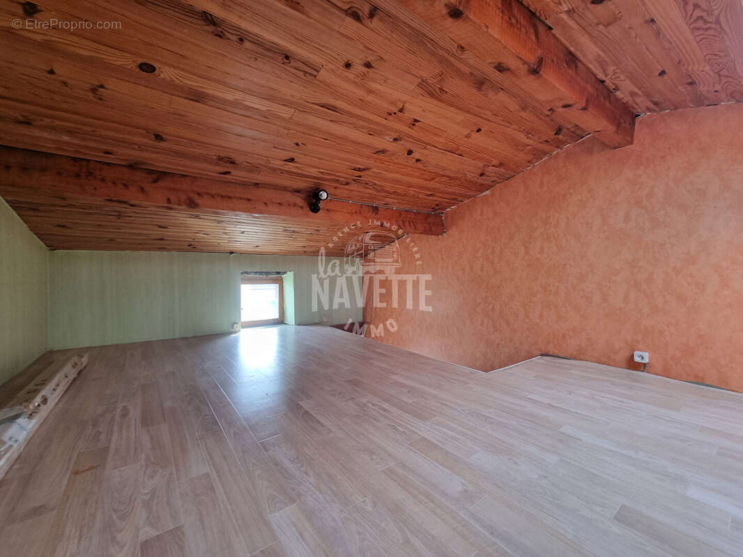 Maison à PERIGNAT-LES-SARLIEVE