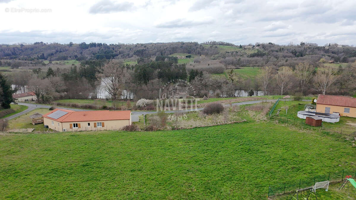 Terrain à ESTANDEUIL