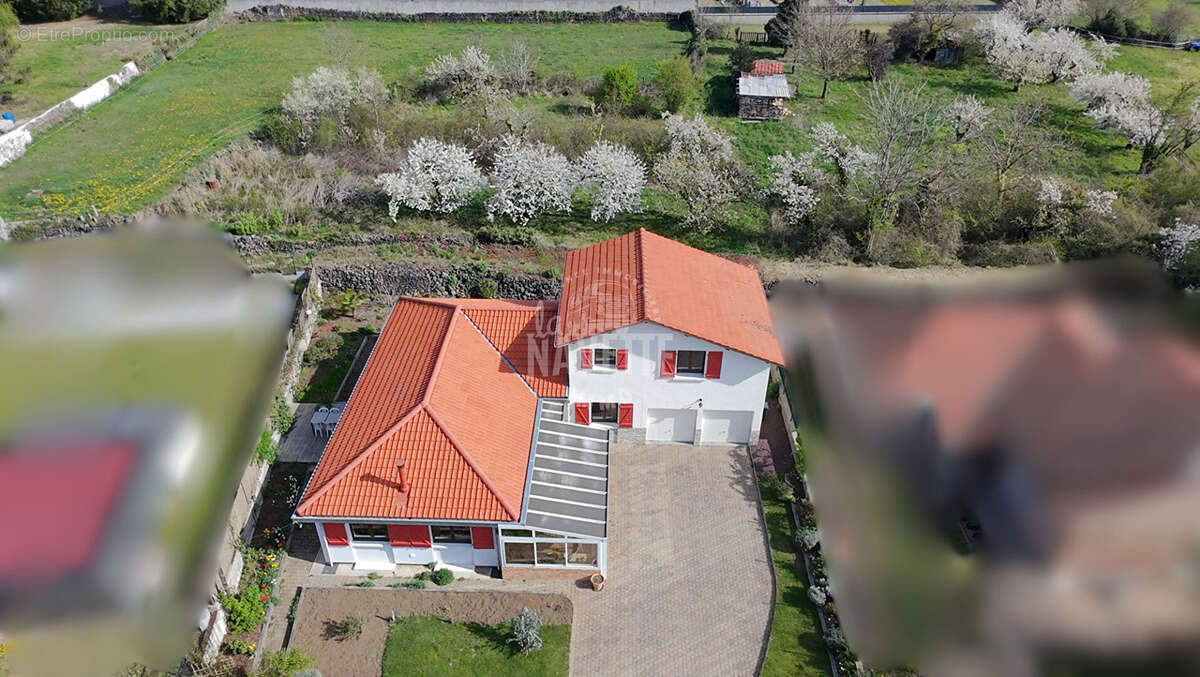 Maison à SAINT-AMANT-TALLENDE