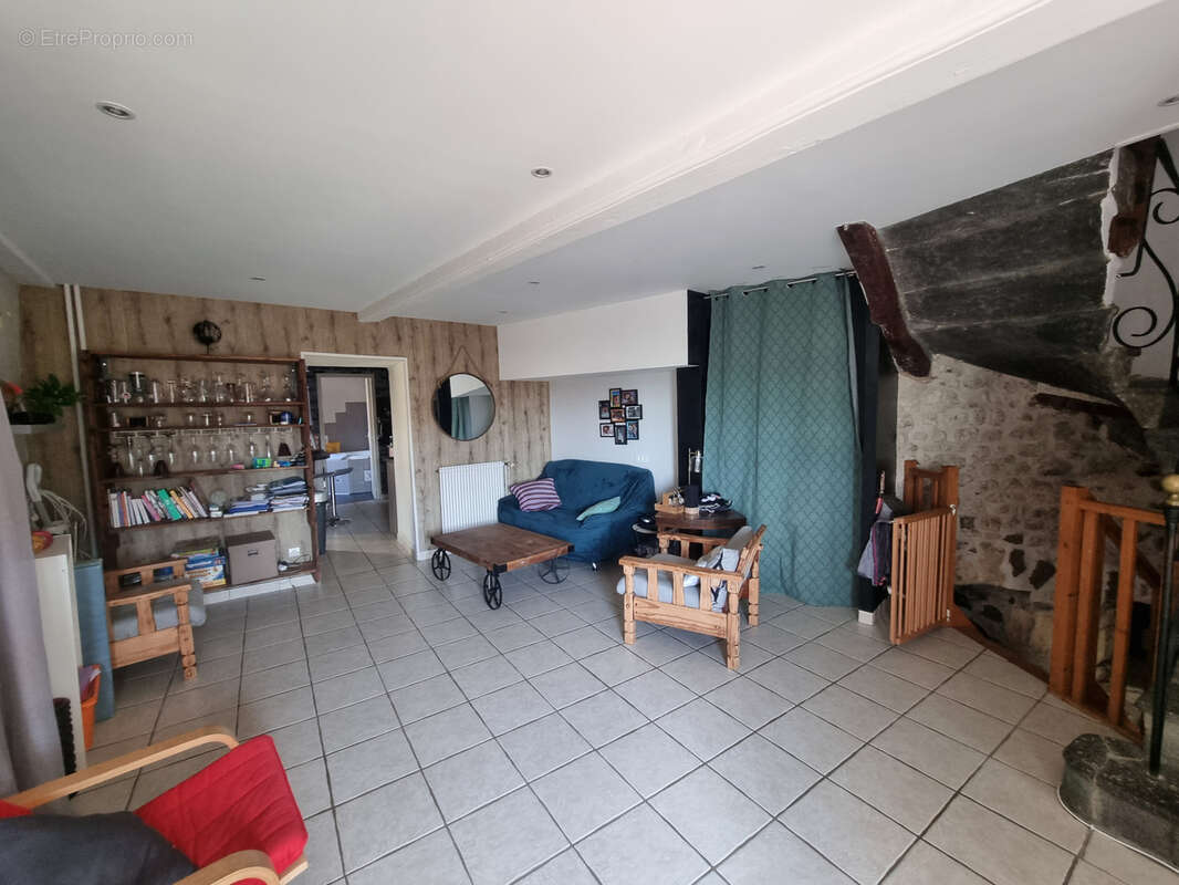 Maison à VEYRE-MONTON