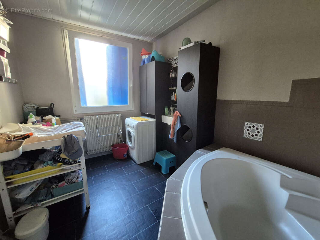 Maison à VEYRE-MONTON