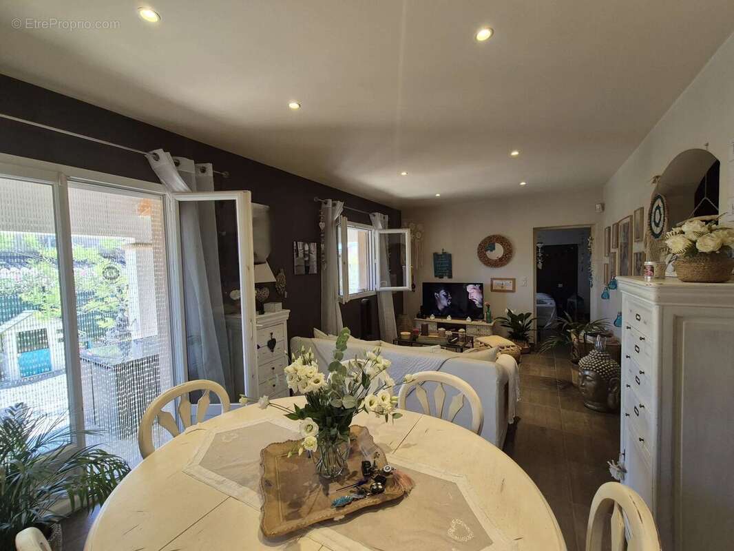 Maison à LE CANNET-DES-MAURES