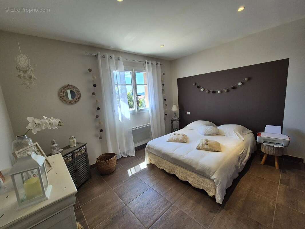 Maison à LE CANNET-DES-MAURES