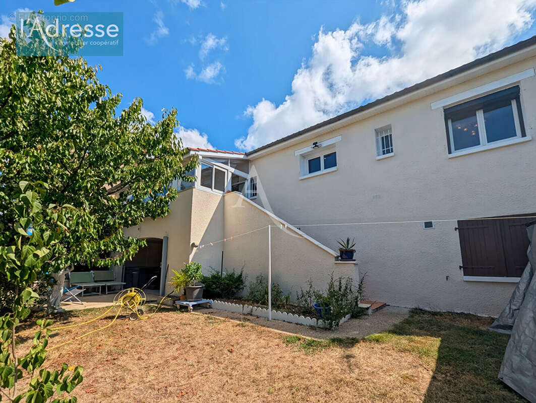 Maison à PUY-L&#039;EVEQUE