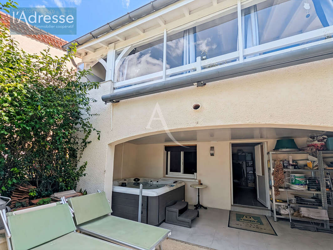 Maison à PUY-L&#039;EVEQUE