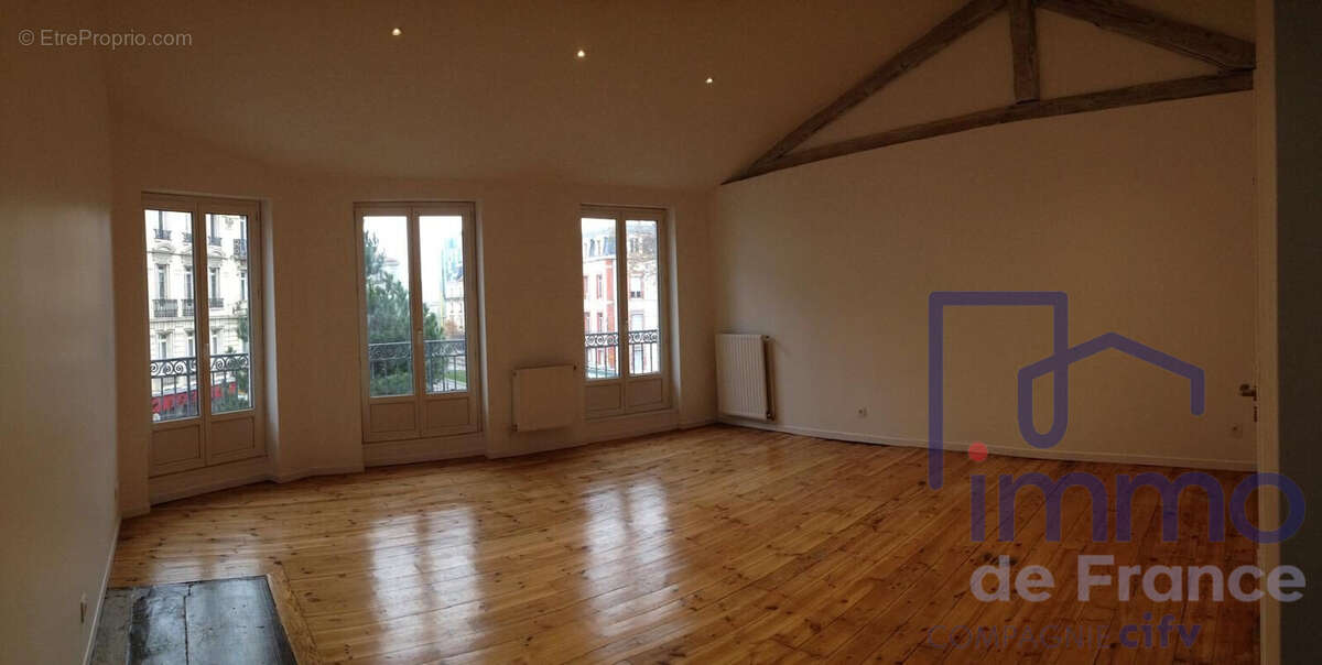 Appartement à SAINT-ETIENNE