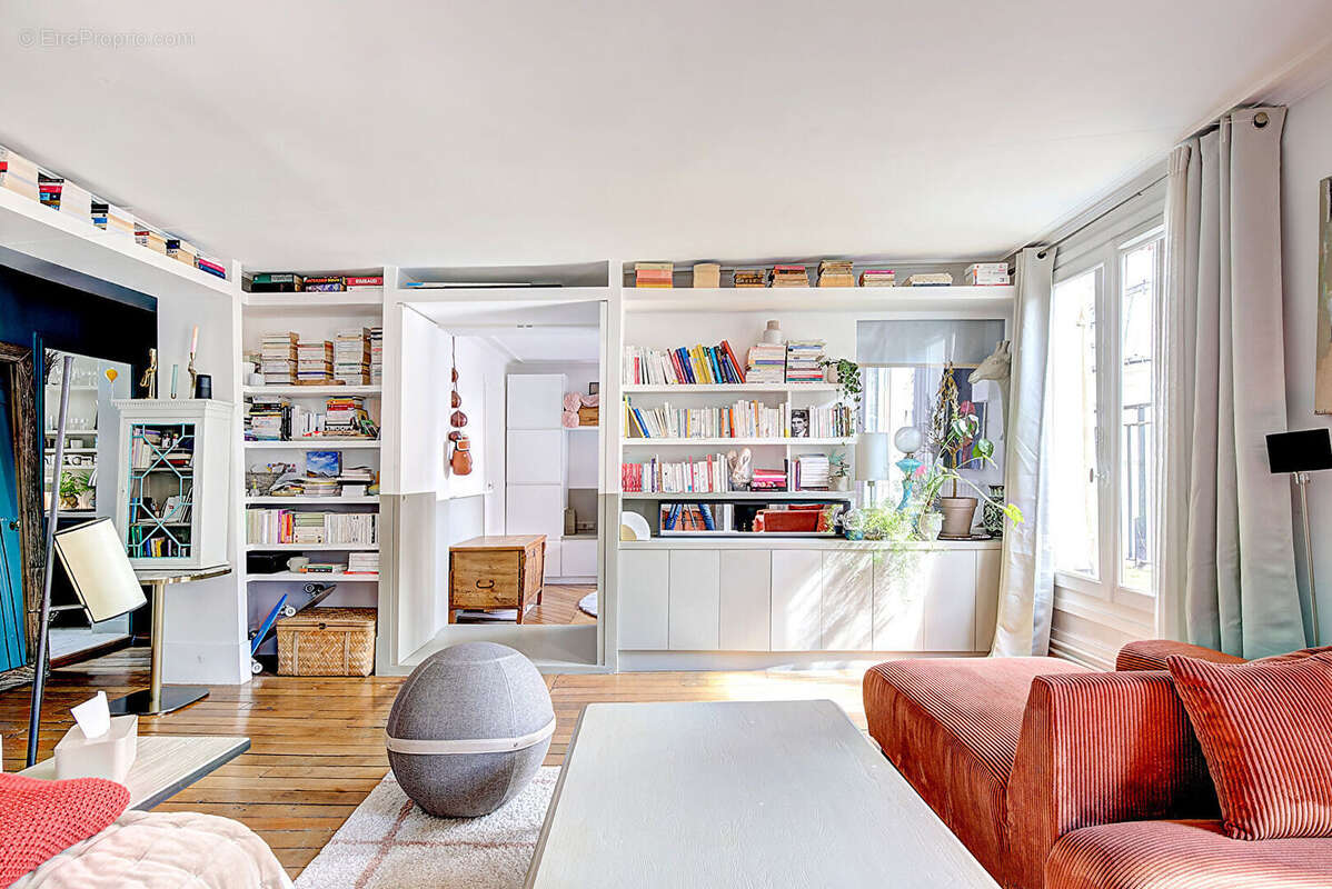 Appartement à PARIS-18E