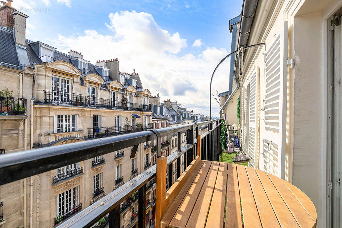 Appartement à PARIS-18E