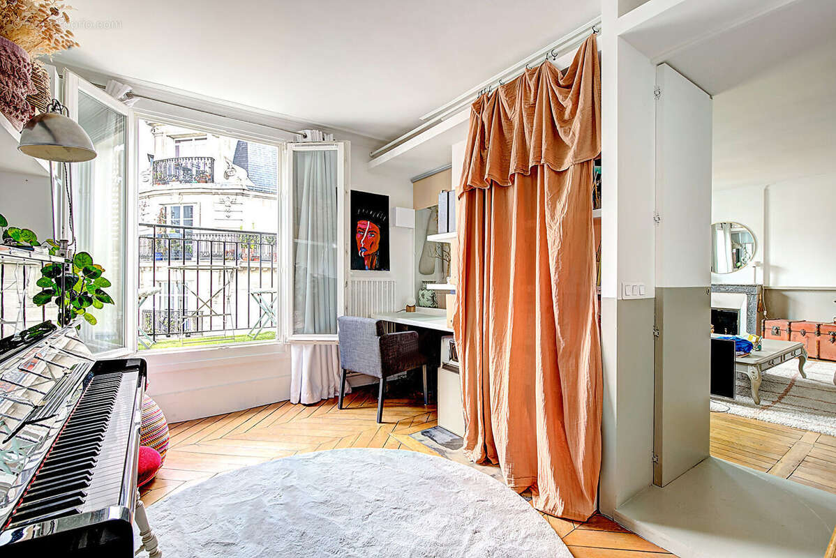 Appartement à PARIS-18E