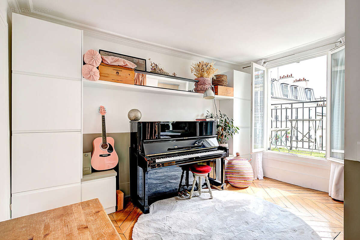 Appartement à PARIS-18E