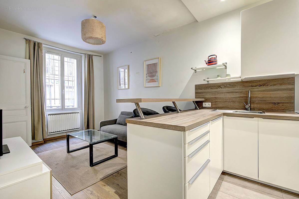 Appartement à PARIS-18E