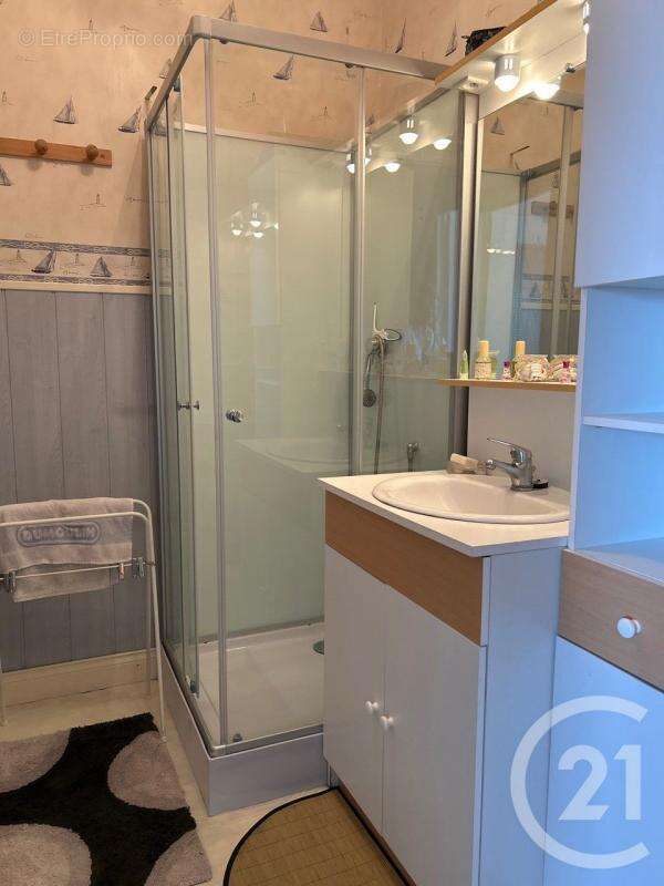 Appartement à NESLES