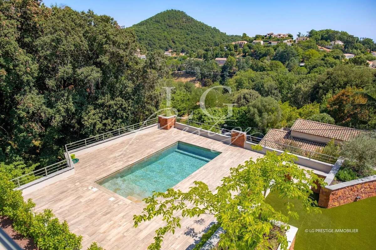 Appartement à MANDELIEU-LA-NAPOULE