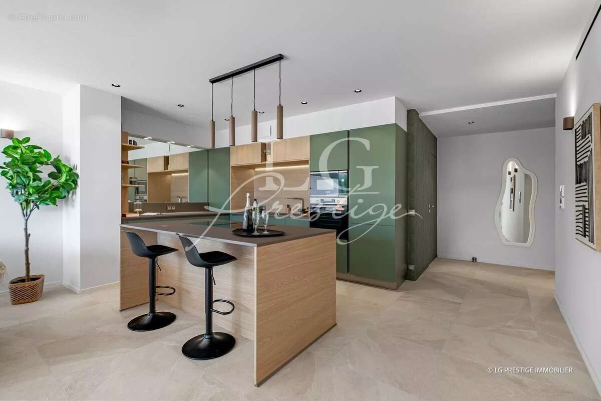 Appartement à MANDELIEU-LA-NAPOULE