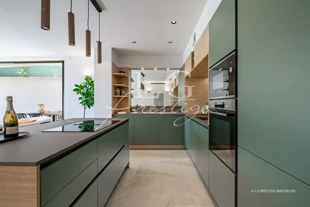 Appartement à MANDELIEU-LA-NAPOULE