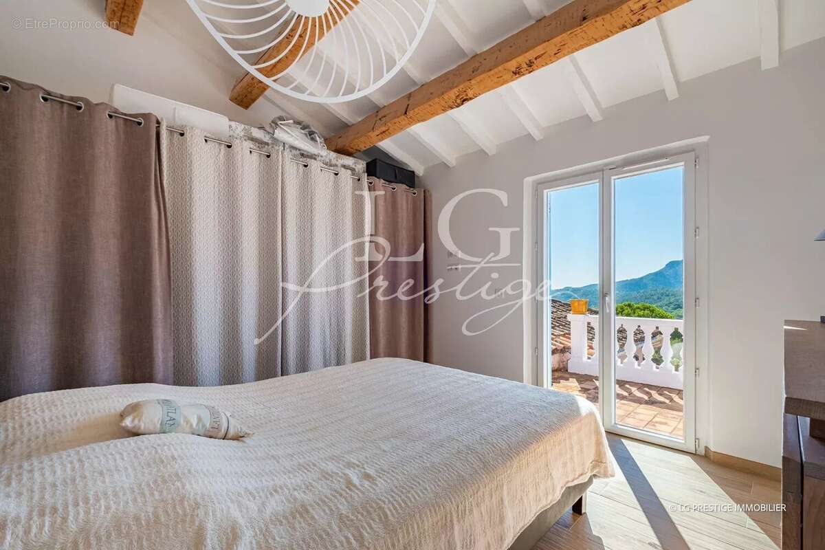 Maison à MANDELIEU-LA-NAPOULE