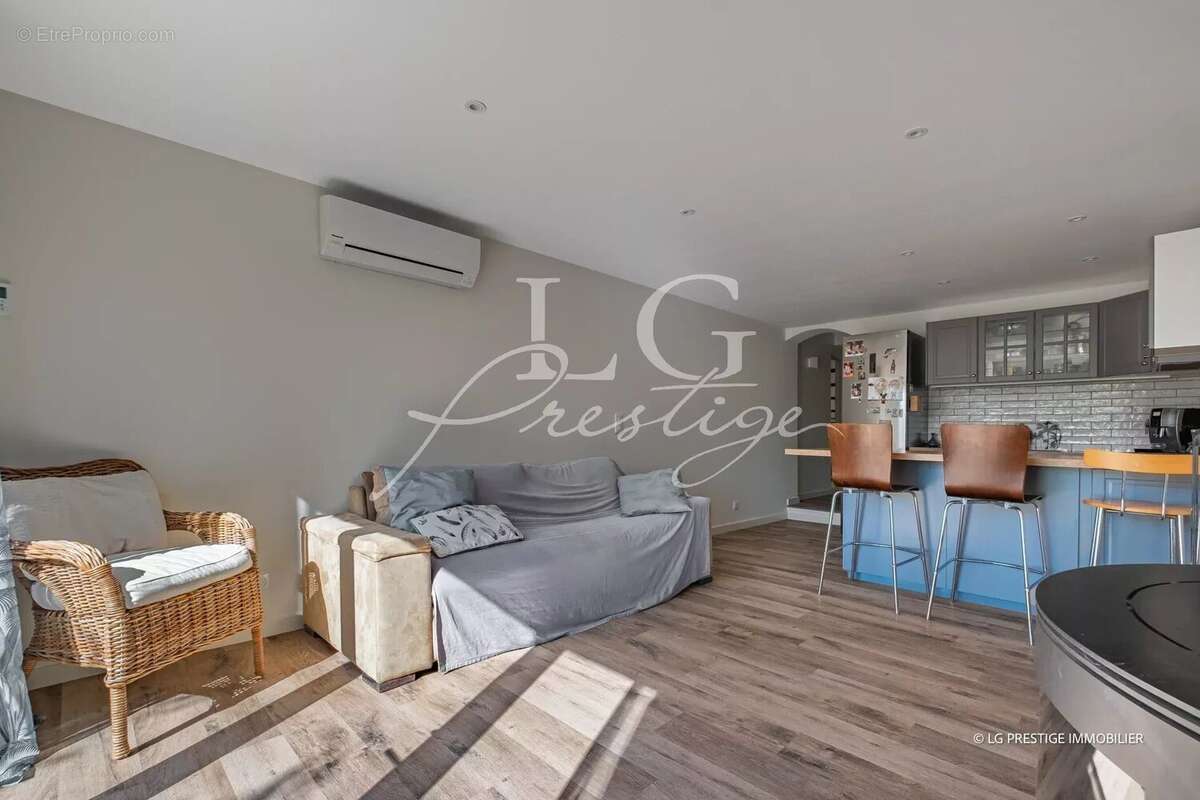 Maison à MANDELIEU-LA-NAPOULE