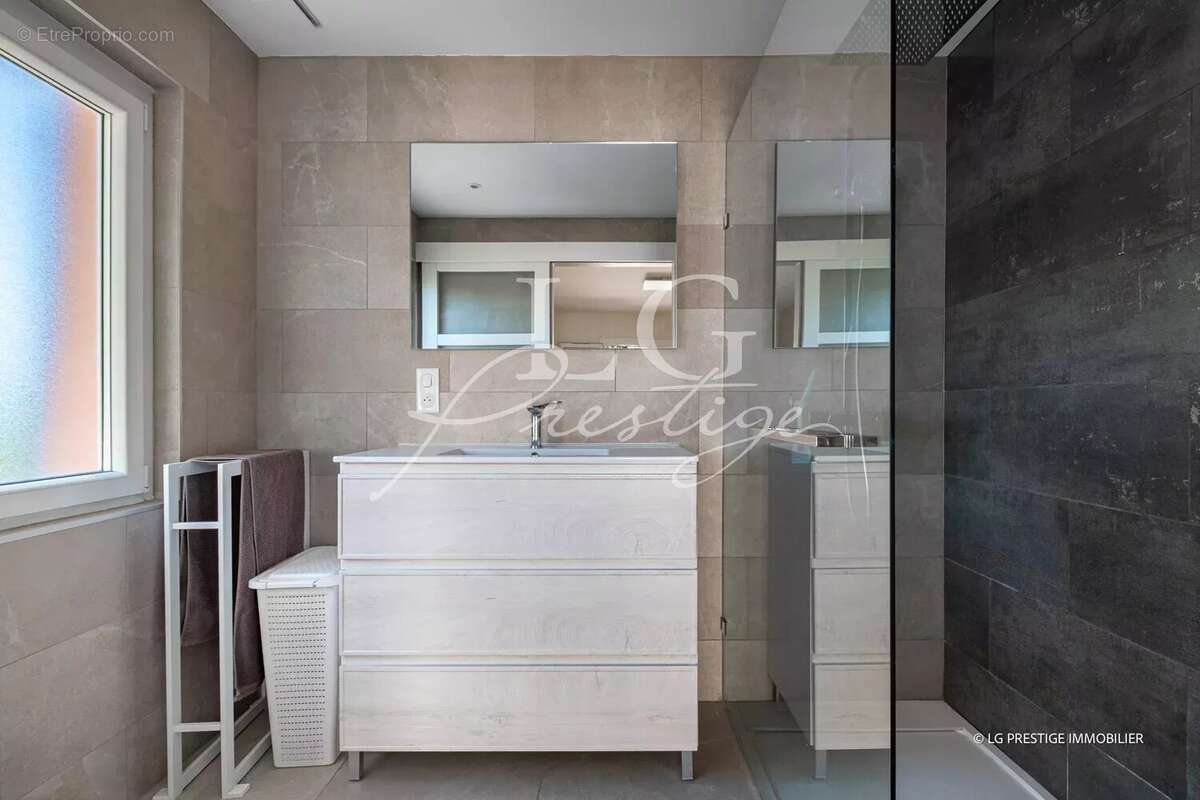 Maison à MANDELIEU-LA-NAPOULE