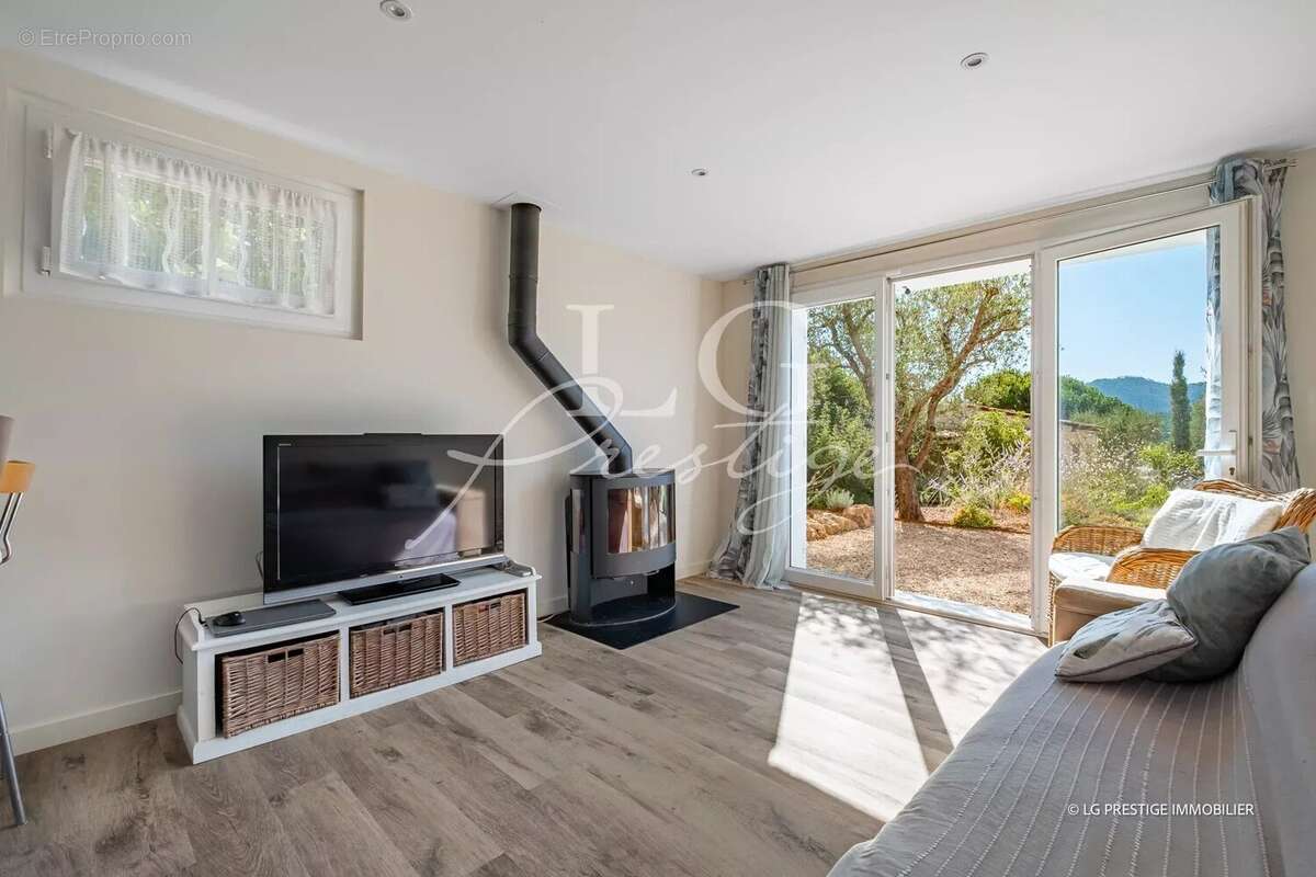 Maison à MANDELIEU-LA-NAPOULE