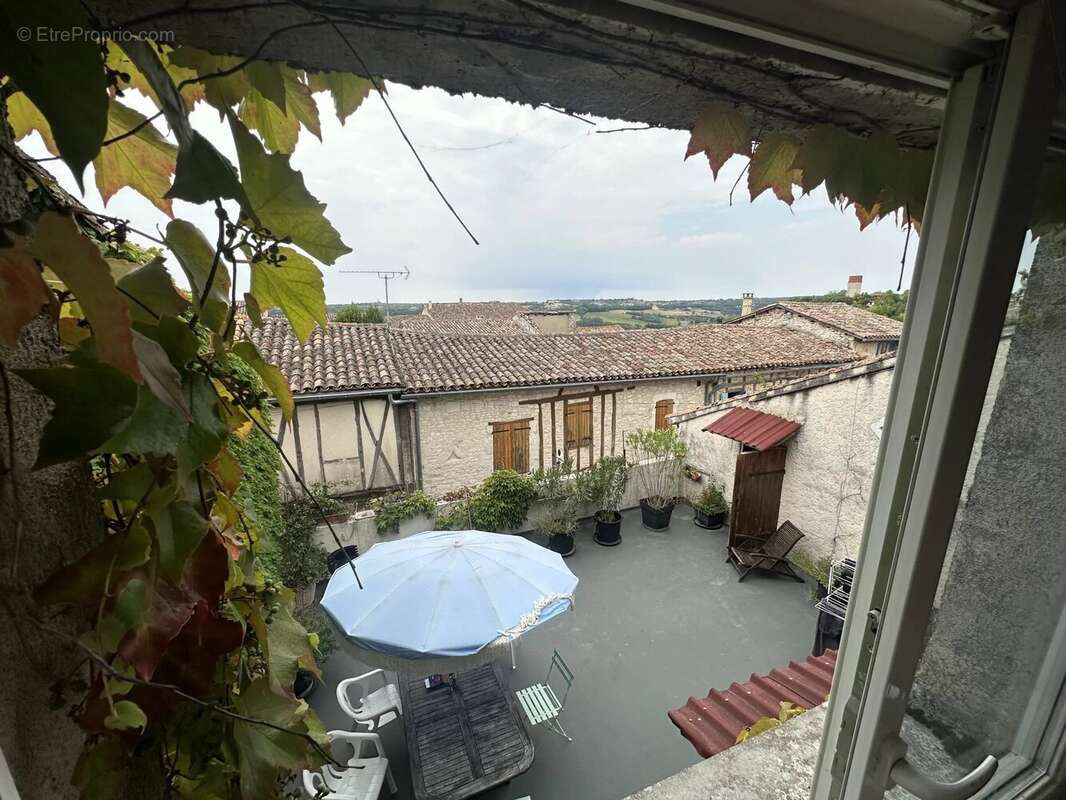 Maison à PUYLAROQUE