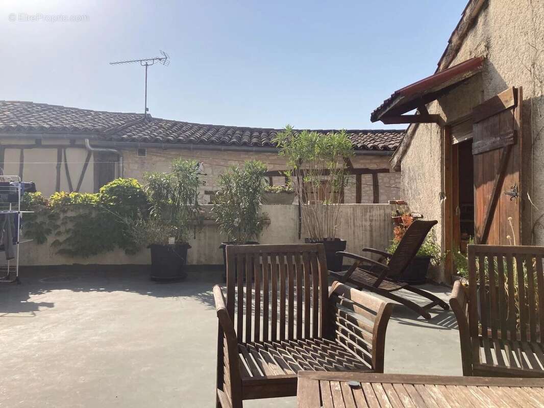 Maison à PUYLAROQUE