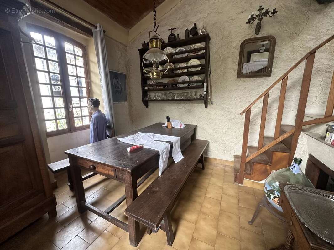 Maison à PUYLAROQUE